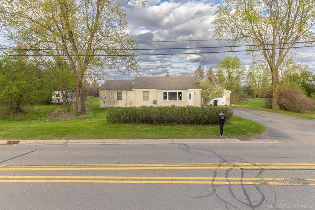 8440 Bridge Lake Road, Springfield Twp, MI 48348
