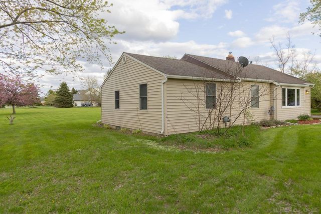 8440 Bridge Lake Road, Springfield Twp, MI 48348