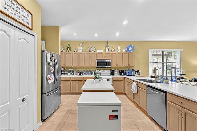 12065 Country Day CIR, Fort Myers, FL 33913