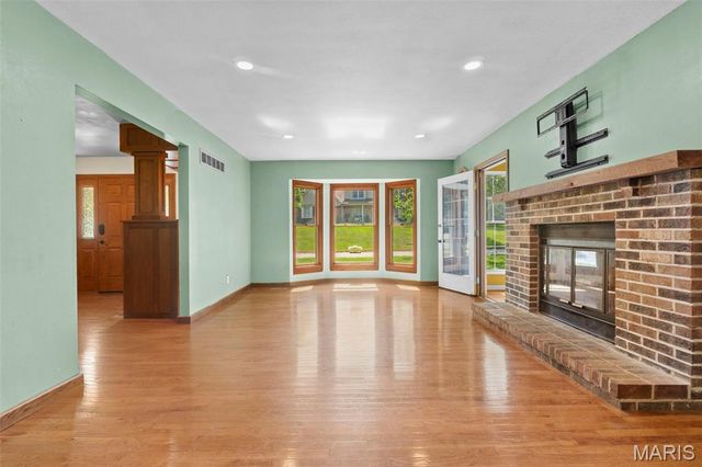 2 Pear Tree Court, St Peters, MO 63376