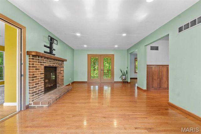 2 Pear Tree Court, St Peters, MO 63376