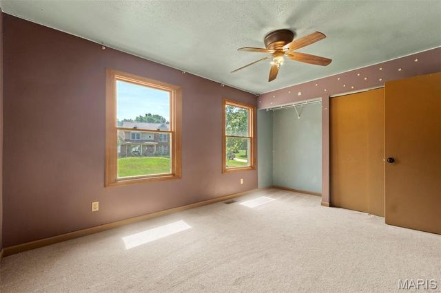 2 Pear Tree Court, St Peters, MO 63376
