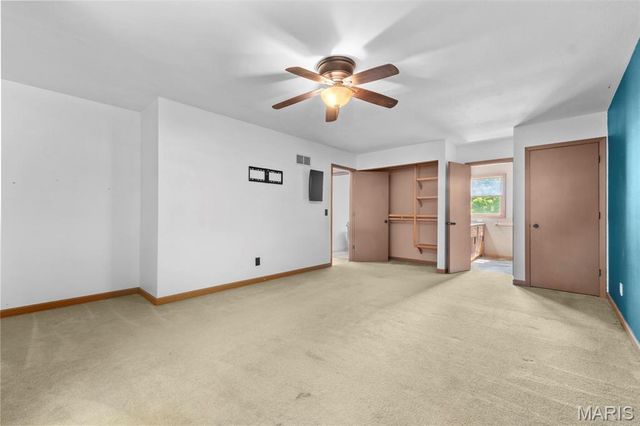 2 Pear Tree Court, St Peters, MO 63376
