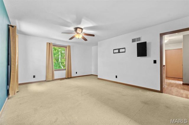 2 Pear Tree Court, St Peters, MO 63376