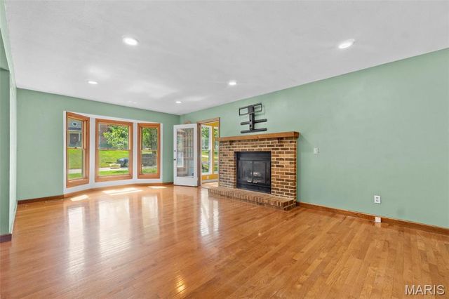 2 Pear Tree Court, St Peters, MO 63376