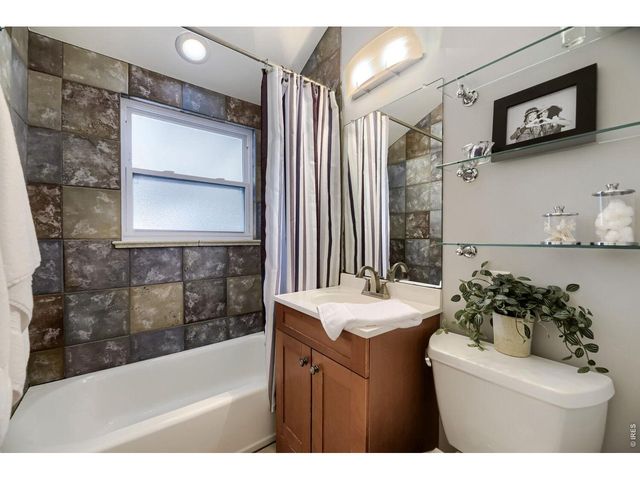 3400 E Nielsen Ln, Denver, CO 80210