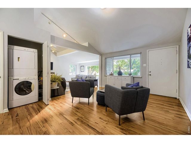 3400 E Nielsen Ln, Denver, CO 80210