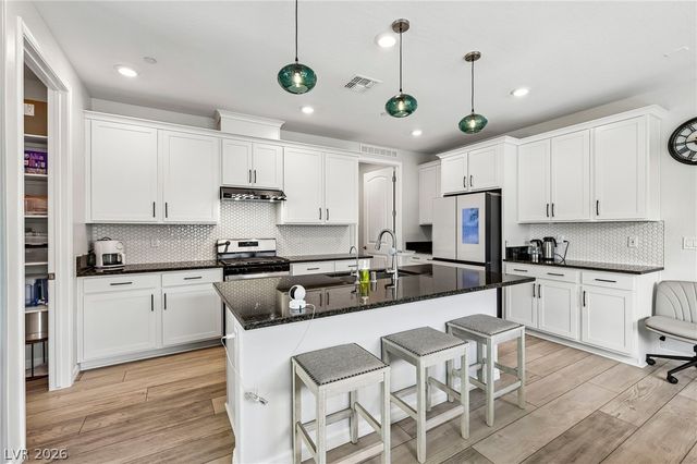 60 Stone Bluff Lane, Henderson, NV 89011