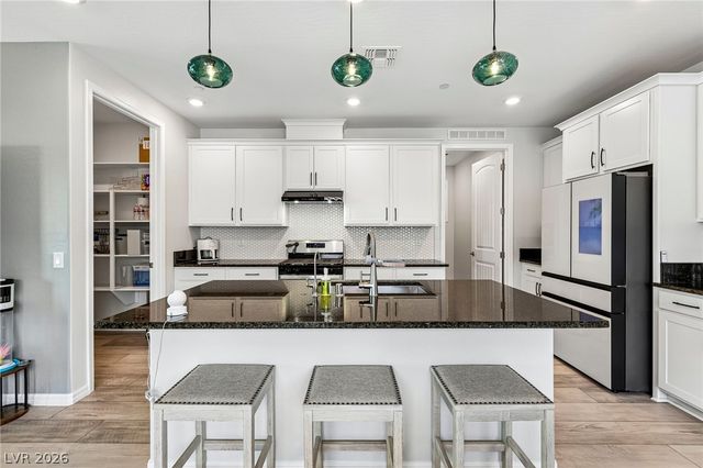 60 Stone Bluff Lane, Henderson, NV 89011