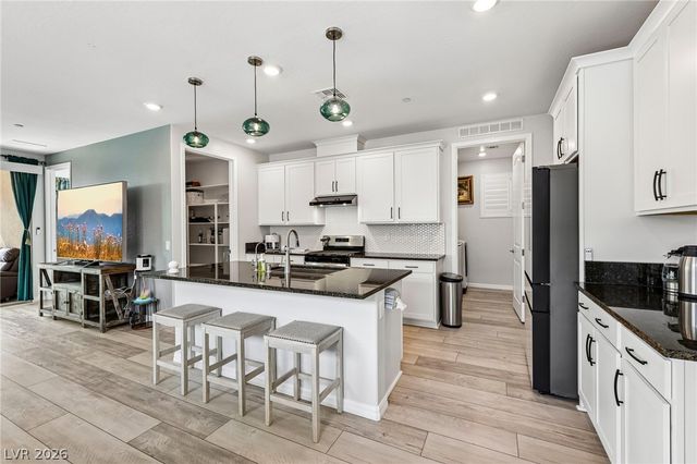 60 Stone Bluff Lane, Henderson, NV 89011
