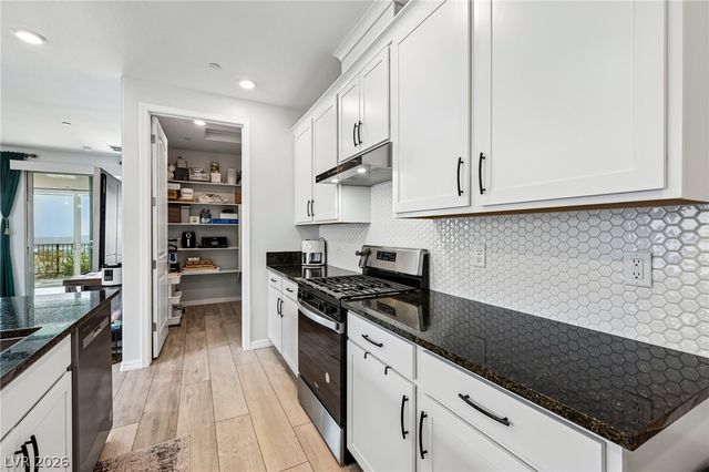 60 Stone Bluff Lane, Henderson, NV 89011
