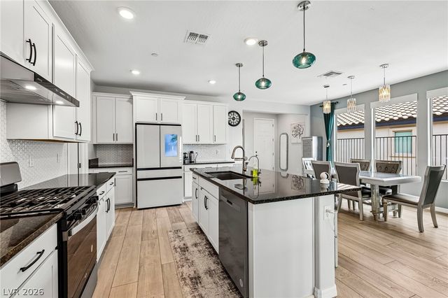 60 Stone Bluff Lane, Henderson, NV 89011
