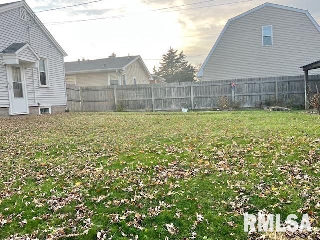 2102 W 17TH Street, Davenport, IA 52804