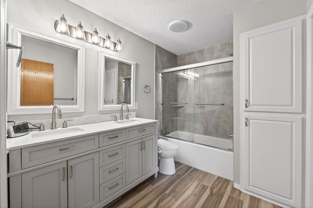 6007 Nathan Blvd, Rockford, MN 55373