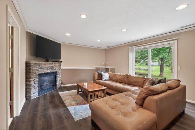 6007 Nathan Blvd, Rockford, MN 55373