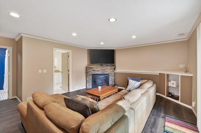 6007 Nathan Blvd, Rockford, MN 55373