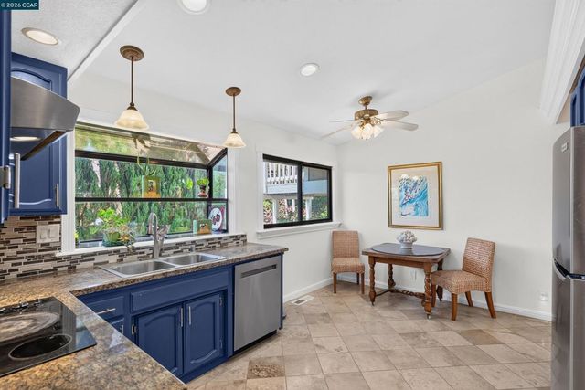 423 Duperu Dr, Crockett, CA 94525