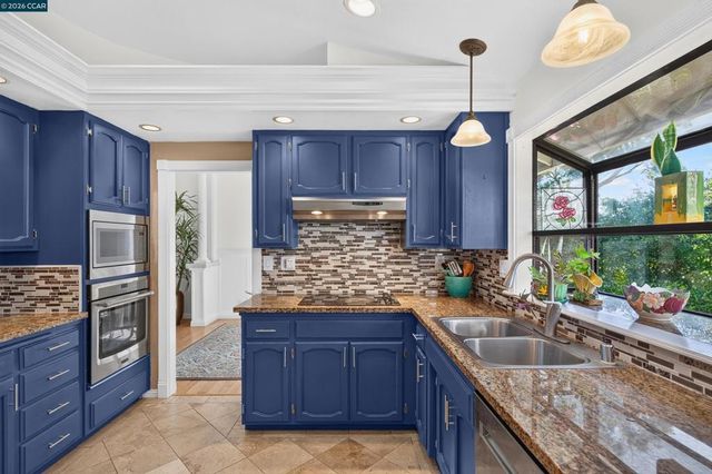 423 Duperu Dr, Crockett, CA 94525