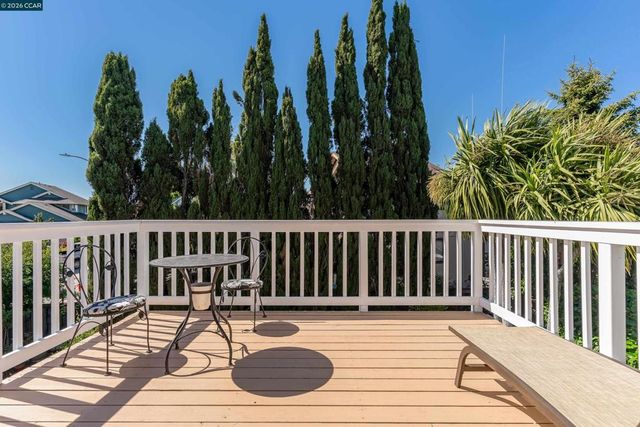 423 Duperu Dr, Crockett, CA 94525