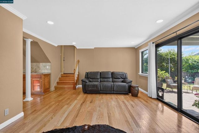 423 Duperu Dr, Crockett, CA 94525