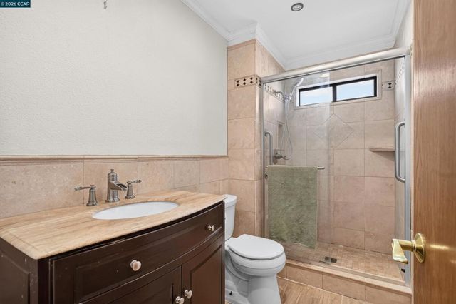 423 Duperu Dr, Crockett, CA 94525
