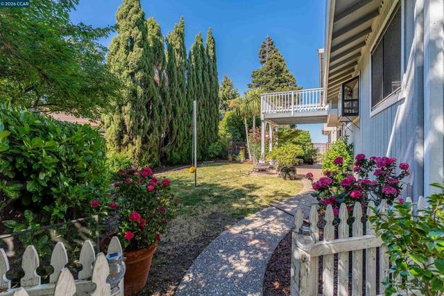 423 Duperu Dr, Crockett, CA 94525