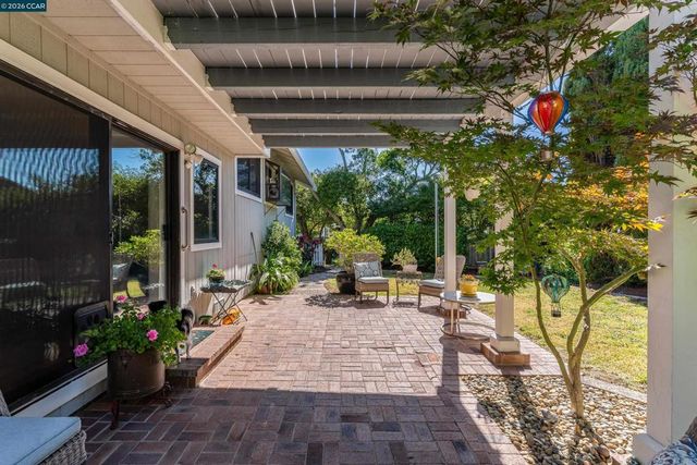 423 Duperu Dr, Crockett, CA 94525