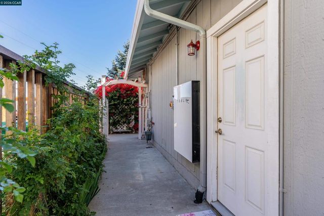 423 Duperu Dr, Crockett, CA 94525