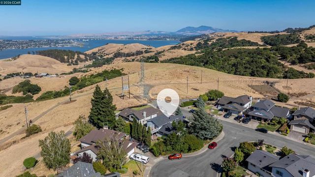 423 Duperu Dr, Crockett, CA 94525
