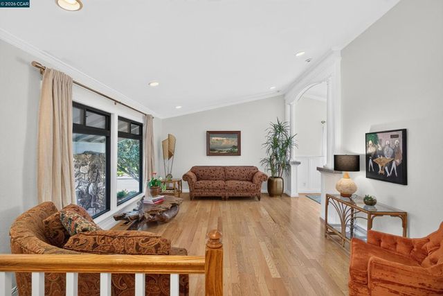 423 Duperu Dr, Crockett, CA 94525