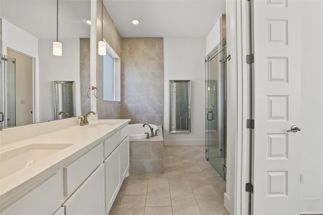 1304 Kneehigh LN, Georgetown, TX 78633