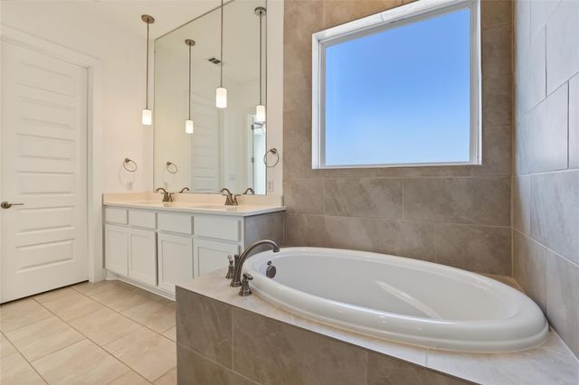 1304 Kneehigh LN, Georgetown, TX 78633