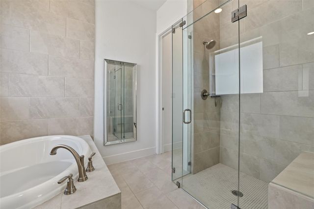 1304 Kneehigh LN, Georgetown, TX 78633