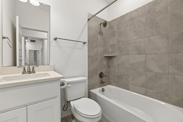 1304 Kneehigh LN, Georgetown, TX 78633