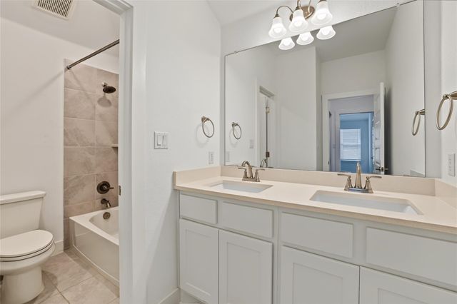 1304 Kneehigh LN, Georgetown, TX 78633