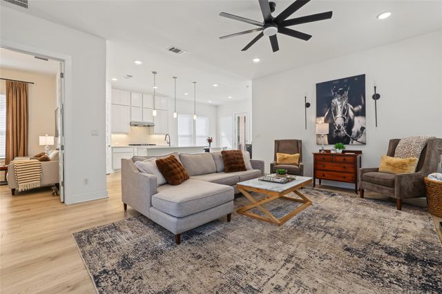 1304 Kneehigh LN, Georgetown, TX 78633