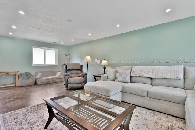 43 Robinson Drive, Circle Pines, MN 55014