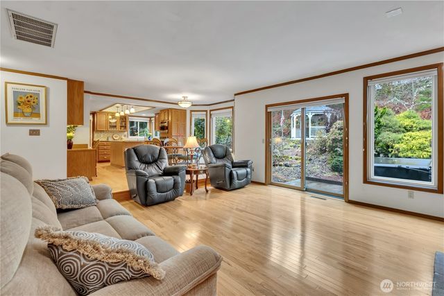 28203 193rd Avenue SE, Kent, WA 98042