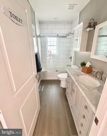 135 E WAYNE TER, Collingswood, NJ 08108
