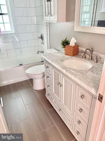 135 E WAYNE TER, Collingswood, NJ 08108