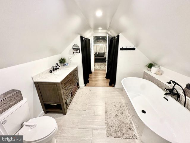 135 E WAYNE TER, Collingswood, NJ 08108