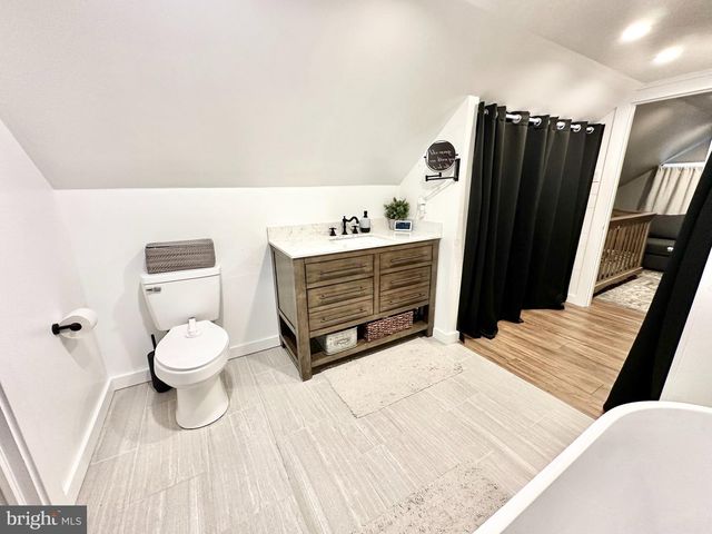 135 E WAYNE TER, Collingswood, NJ 08108
