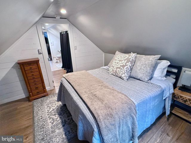 135 E WAYNE TER, Collingswood, NJ 08108