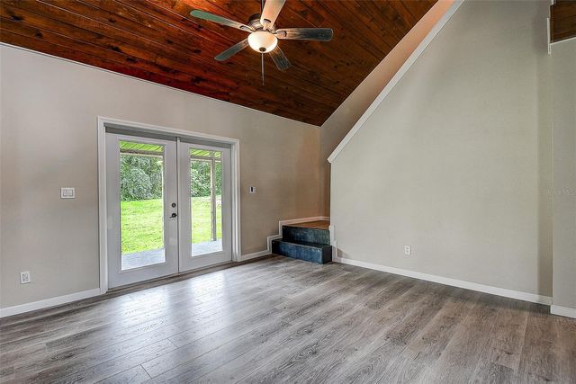 11700 VALLEY ROAD, Dade City, FL 33525
