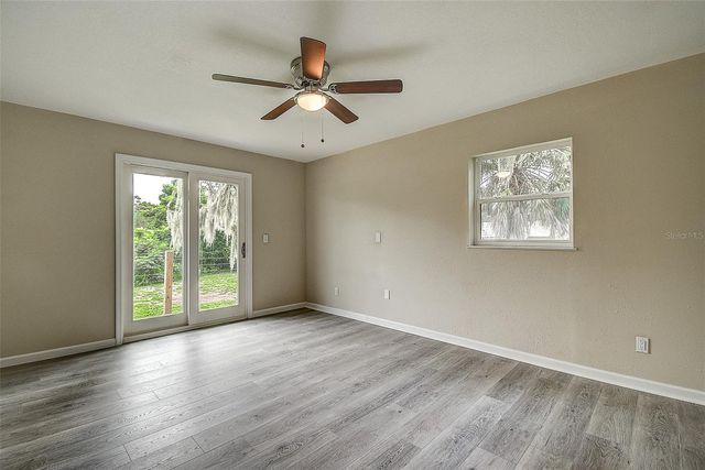 11700 VALLEY ROAD, Dade City, FL 33525