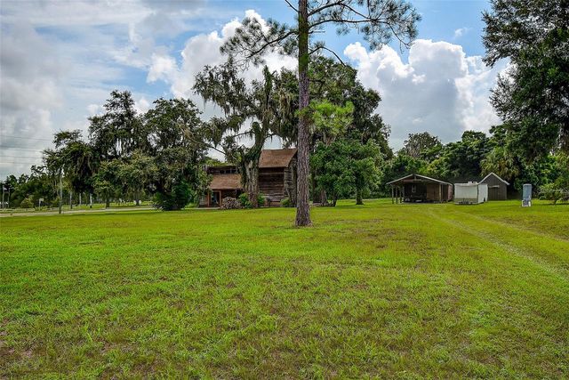 11700 VALLEY ROAD, Dade City, FL 33525