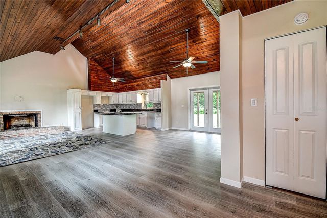 11700 VALLEY ROAD, Dade City, FL 33525
