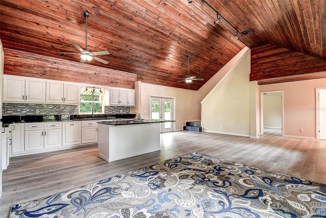 11700 VALLEY ROAD, Dade City, FL 33525