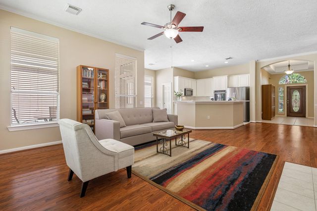 183 Victoria Glen Drive, The Woodlands, TX 77384