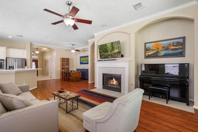183 Victoria Glen Drive, The Woodlands, TX 77384